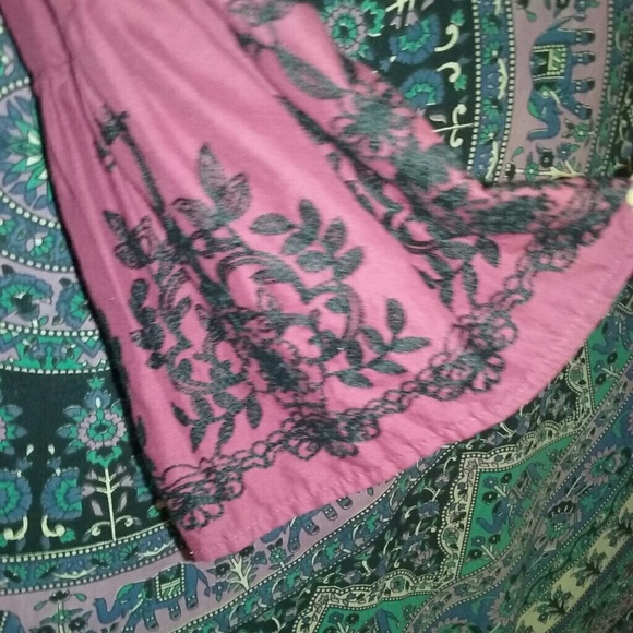 Charlotte Russe Medium Red W/Black Embroidery Top - Picture 3 of 6